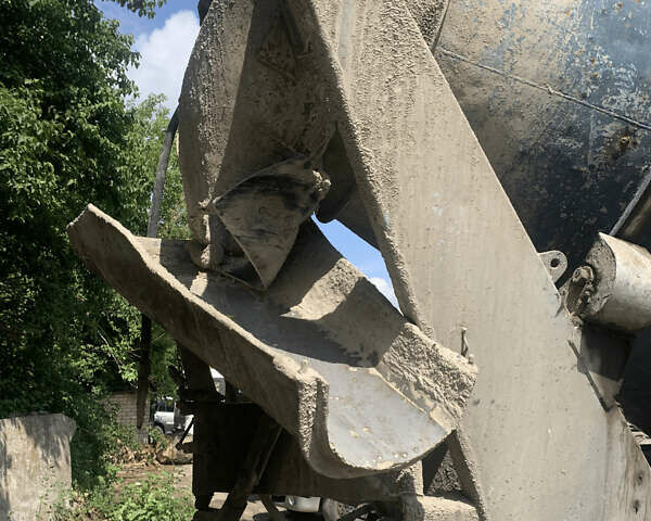 Серый КамАЗ 5511, объемом двигателя 10 л и пробегом 100 тыс. км за 8000 $, фото 6 на Automoto.ua