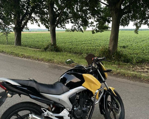 Жовтий Кануні Вестерн, об'ємом двигуна 0.2 л та пробігом 35 тис. км за 900 $, фото 13 на Automoto.ua