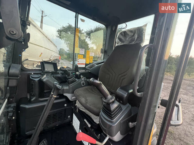 Желтый Като ХД, объемом двигателя 4.2 л и пробегом 1 тыс. км за 57000 $, фото 15 на Automoto.ua