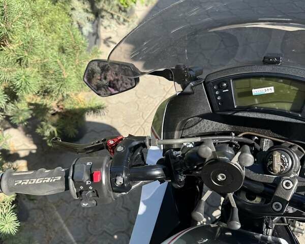 Кавасаки 400, объемом двигателя 0 л и пробегом 27 тыс. км за 4400 $, фото 2 на Automoto.ua