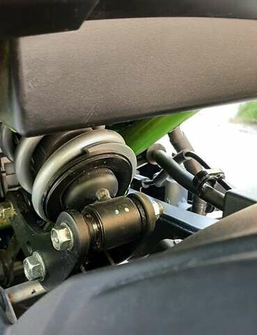 Зелений Кавасакі 650, об'ємом двигуна 0.65 л та пробігом 2 тис. км за 8100 $, фото 12 на Automoto.ua