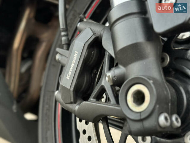Черный Кавасаки Ниндзя, объемом двигателя 1.04 л и пробегом 22 тыс. км за 11000 $, фото 16 на Automoto.ua