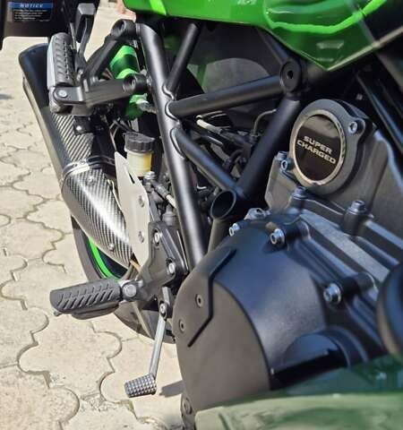Зеленый Кавасаки Ниндзя, объемом двигателя 1 л и пробегом 17 тыс. км за 18700 $, фото 11 на Automoto.ua