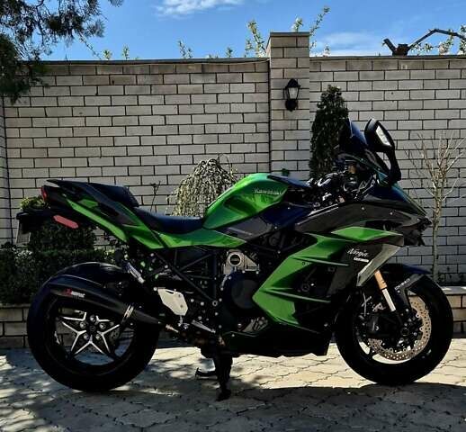 Зеленый Кавасаки Ниндзя, объемом двигателя 1 л и пробегом 17 тыс. км за 18700 $, фото 1 на Automoto.ua