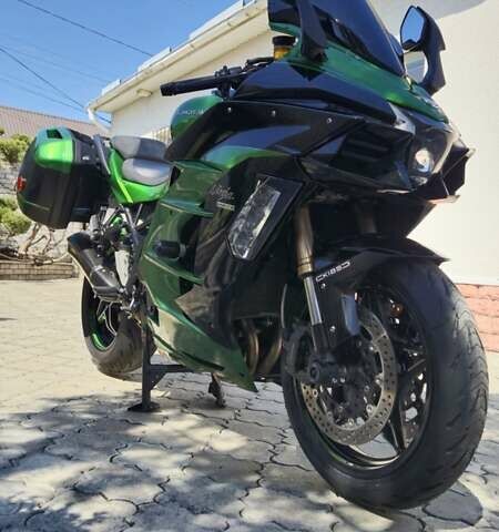 Зеленый Кавасаки Ниндзя, объемом двигателя 1 л и пробегом 17 тыс. км за 18700 $, фото 2 на Automoto.ua