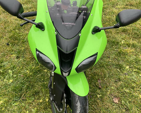 Зеленый Кавасаки Ниндзя, объемом двигателя 0.6 л и пробегом 26 тыс. км за 6500 $, фото 3 на Automoto.ua
