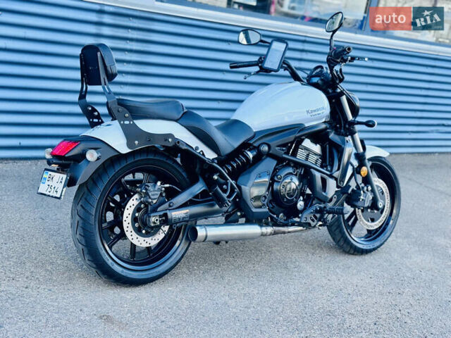 Белый Кавасаки Вулкан, объемом двигателя 0.65 л и пробегом 24 тыс. км за 5900 $, фото 2 на Automoto.ua