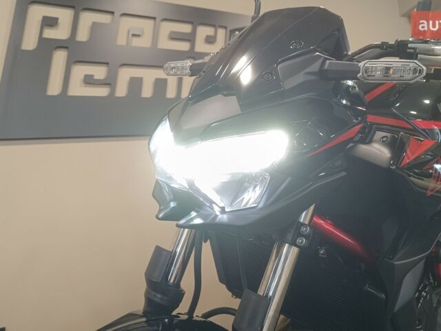 Кавасакі Z, об'ємом двигуна 0.65 л та пробігом 0 тис. км за 11081 $, фото 13 на Automoto.ua