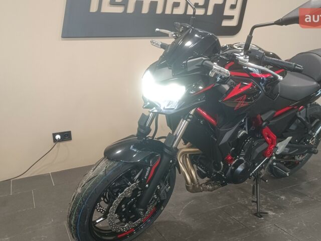 Кавасакі Z, об'ємом двигуна 0.65 л та пробігом 0 тис. км за 11081 $, фото 12 на Automoto.ua