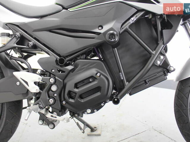 Серый Кавасаки З, объемом двигателя 0.1 л и пробегом 1 тыс. км за 5500 $, фото 19 на Automoto.ua