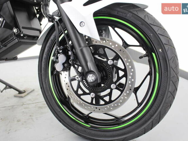 Серый Кавасаки З, объемом двигателя 0.1 л и пробегом 1 тыс. км за 5500 $, фото 24 на Automoto.ua