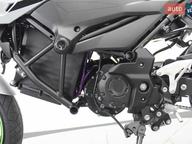 Серый Кавасаки З, объемом двигателя 0.1 л и пробегом 1 тыс. км за 5500 $, фото 21 на Automoto.ua