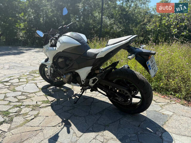 Белый Кавасаки ЗР, объемом двигателя 0.81 л и пробегом 23 тыс. км за 7000 $, фото 7 на Automoto.ua