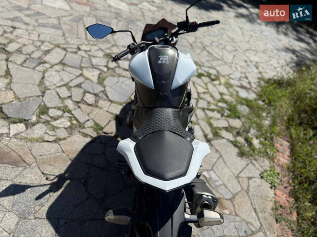 Белый Кавасаки ЗР, объемом двигателя 0.81 л и пробегом 23 тыс. км за 7000 $, фото 6 на Automoto.ua