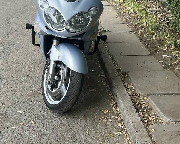 Серый Кавасаки ЗКС, объемом двигателя 1.16 л и пробегом 26 тыс. км за 5800 $, фото 1 на Automoto.ua