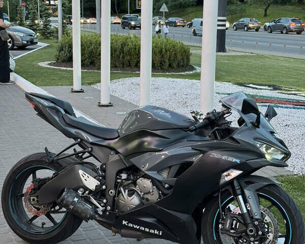 Серый Кавасаки ЗКС, объемом двигателя 0.64 л и пробегом 27 тыс. км за 11500 $, фото 7 на Automoto.ua