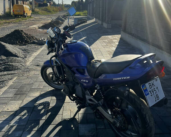 Кавасаки  ER 500, объемом двигателя 0.5 л и пробегом 28 тыс. км за 2200 $, фото 2 на Automoto.ua