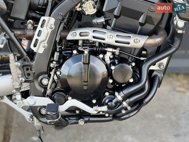 Черный Кавасаки D-Tracker 250, объемом двигателя 0.25 л и пробегом 17 тыс. км за 4000 $, фото 7 на Automoto.ua