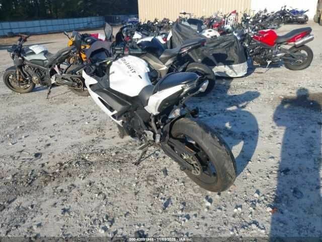 Кавасаки Другая, объемом двигателя 0.65 л и пробегом 0 тыс. км за 2000 $, фото 10 на Automoto.ua