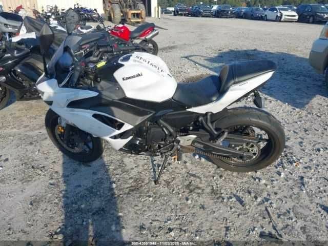 Кавасаки Другая, объемом двигателя 0.65 л и пробегом 0 тыс. км за 2000 $, фото 2 на Automoto.ua