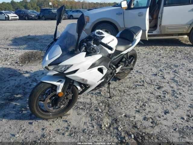 Кавасаки Другая, объемом двигателя 0.65 л и пробегом 0 тыс. км за 2000 $, фото 1 на Automoto.ua