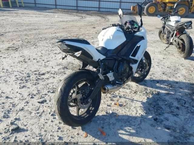 Кавасаки Другая, объемом двигателя 0.65 л и пробегом 0 тыс. км за 2000 $, фото 9 на Automoto.ua