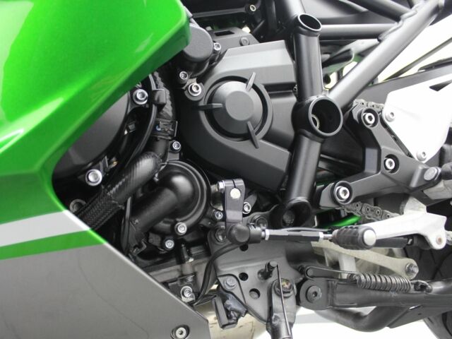 Кавасаки Другая, объемом двигателя 1 л и пробегом 0 тыс. км за 19000 $, фото 21 на Automoto.ua