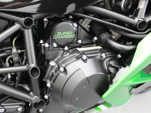 Кавасаки Другая, объемом двигателя 1 л и пробегом 0 тыс. км за 19000 $, фото 19 на Automoto.ua