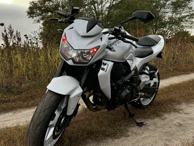 Кавасаки Другая, объемом двигателя 0.75 л и пробегом 0 тыс. км за 2600 $, фото 1 на Automoto.ua