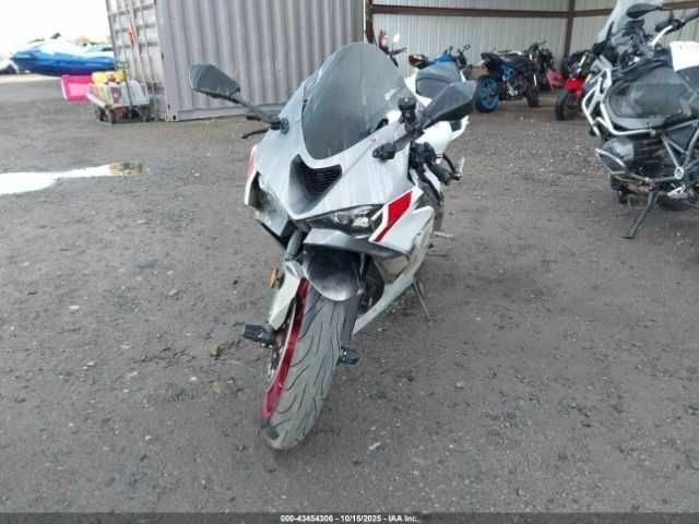 Кавасаки Другая, объемом двигателя 0.64 л и пробегом 0 тыс. км за 4500 $, фото 4 на Automoto.ua