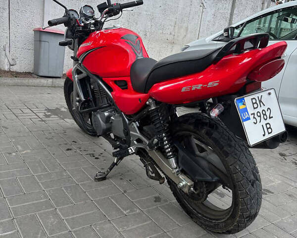 Красный Кавасаки ER-5, объемом двигателя 0.5 л и пробегом 20 тыс. км за 2600 $, фото 2 на Automoto.ua