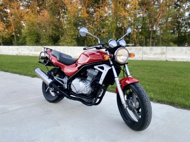 Кавасаки ER-5, объемом двигателя 0.5 л и пробегом 0 тыс. км за 2199 $, фото 2 на Automoto.ua