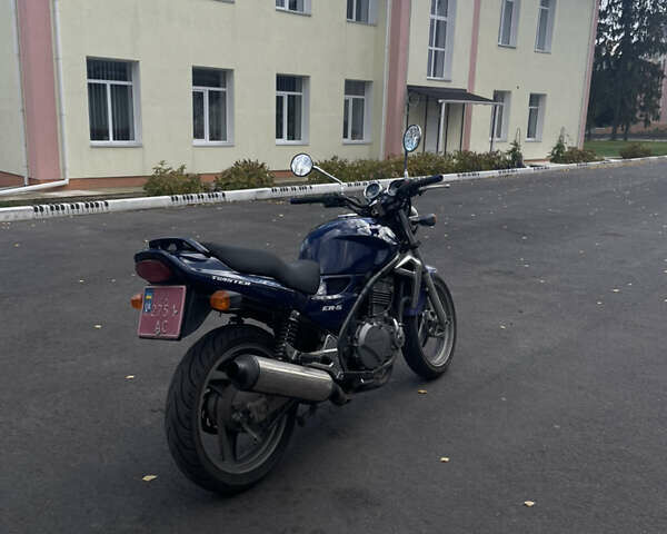 Синий Кавасаки ER-5, объемом двигателя 0.5 л и пробегом 33 тыс. км за 2800 $, фото 1 на Automoto.ua