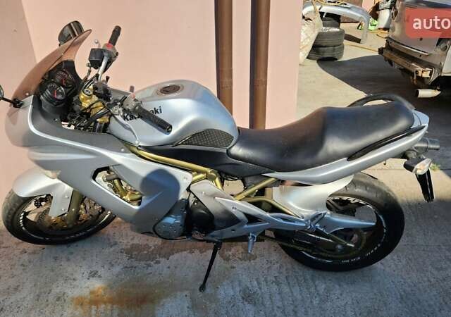 Кавасаки ER-6F, объемом двигателя 0.65 л и пробегом 55 тыс. км за 3500 $, фото 2 на Automoto.ua