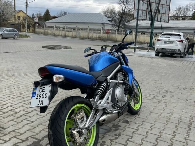Кавасаки ER-6N, объемом двигателя 0.65 л и пробегом 0 тыс. км за 4150 $, фото 3 на Automoto.ua