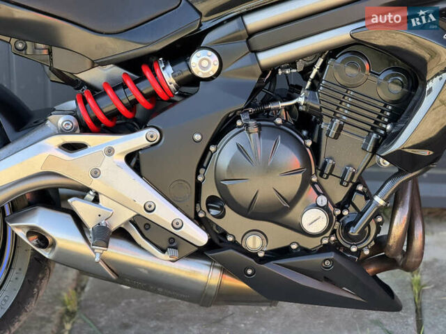 Кавасакі ER-6N, об'ємом двигуна 0.65 л та пробігом 28 тис. км за 5600 $, фото 6 на Automoto.ua