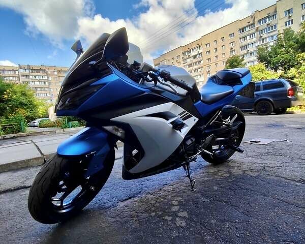 Белый Кавасаки EX 300, объемом двигателя 0.3 л и пробегом 41 тыс. км за 4600 $, фото 1 на Automoto.ua