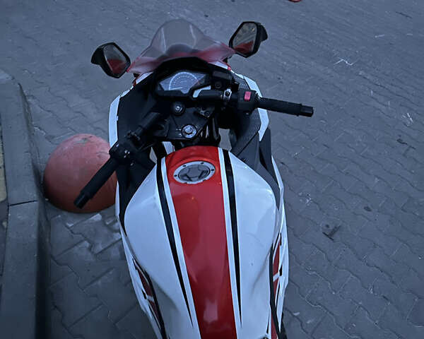 Белый Кавасаки EX 300, объемом двигателя 0.3 л и пробегом 41 тыс. км за 3900 $, фото 4 на Automoto.ua