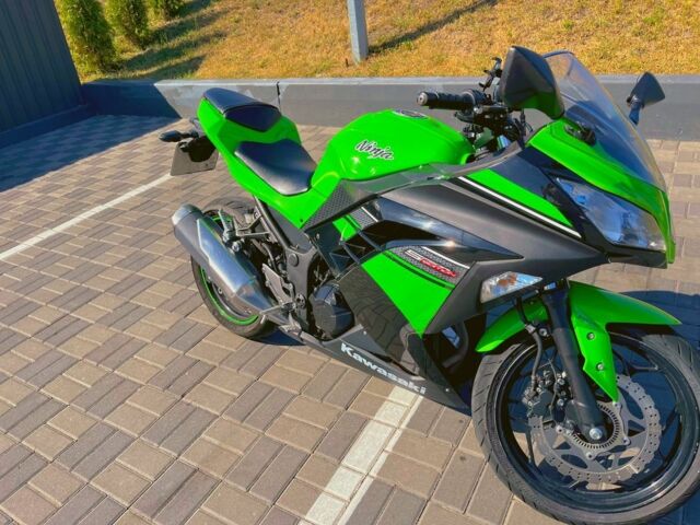 Кавасакі EX 300, об'ємом двигуна 0.3 л та пробігом 0 тис. км за 3000 $, фото 4 на Automoto.ua