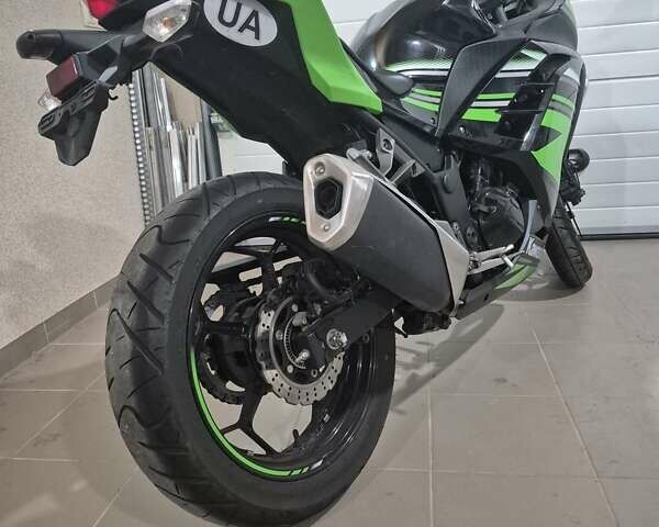 Зеленый Кавасаки EX 300, объемом двигателя 0.3 л и пробегом 17 тыс. км за 4500 $, фото 2 на Automoto.ua