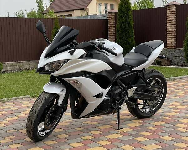 Білий Кавасакі EX 650, об'ємом двигуна 0.65 л та пробігом 11 тис. км за 6000 $, фото 8 на Automoto.ua