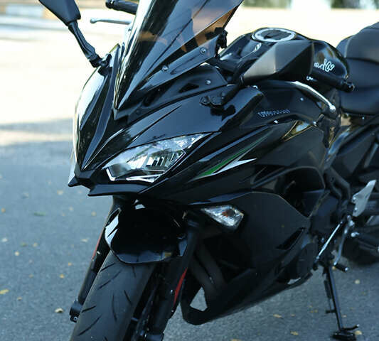 Черный Кавасаки EX 650, объемом двигателя 0.65 л и пробегом 15 тыс. км за 7500 $, фото 1 на Automoto.ua