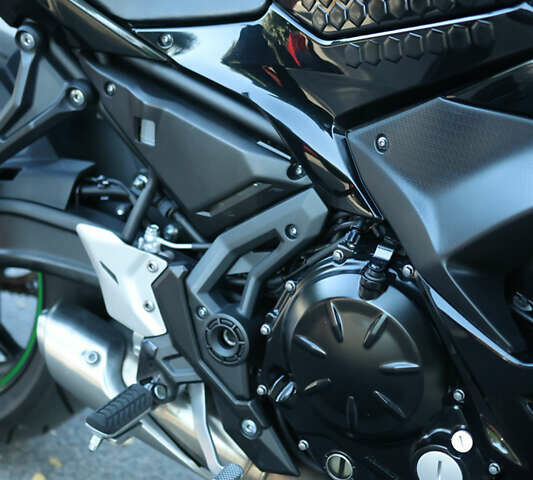 Черный Кавасаки EX 650, объемом двигателя 0.65 л и пробегом 15 тыс. км за 7500 $, фото 3 на Automoto.ua