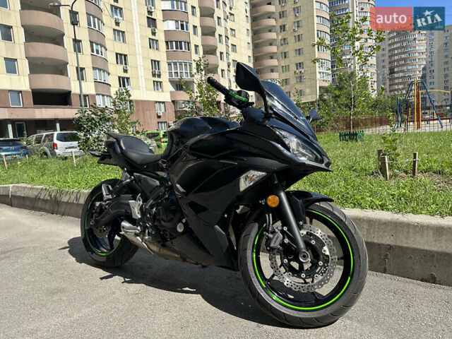 Черный Кавасаки EX 650, объемом двигателя 0.65 л и пробегом 15 тыс. км за 6400 $, фото 5 на Automoto.ua