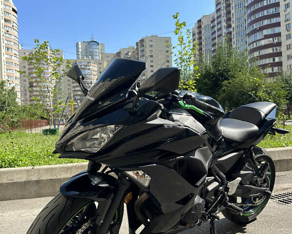 Черный Кавасаки EX 650, объемом двигателя 0.65 л и пробегом 15 тыс. км за 6400 $, фото 23 на Automoto.ua
