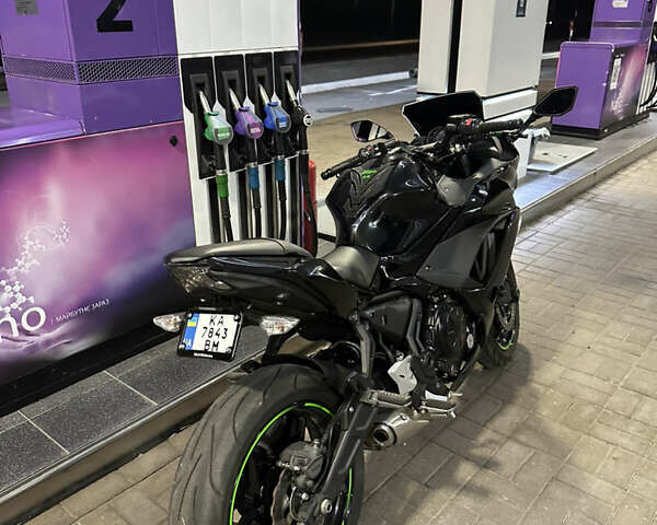 Черный Кавасаки EX 650, объемом двигателя 0.65 л и пробегом 15 тыс. км за 6400 $, фото 12 на Automoto.ua