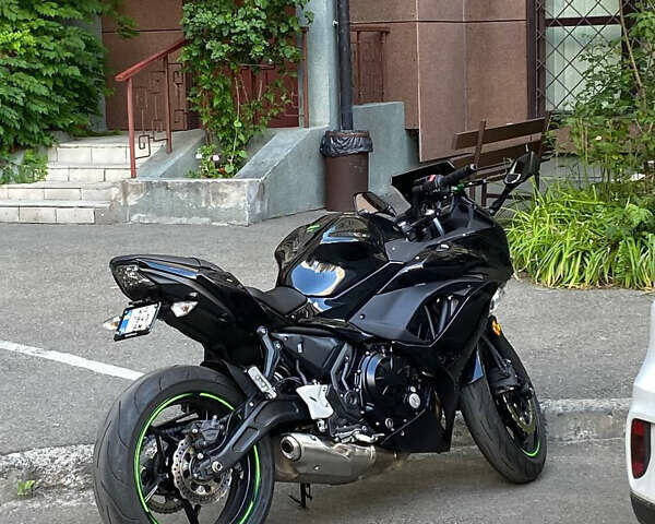 Черный Кавасаки EX 650, объемом двигателя 0.65 л и пробегом 15 тыс. км за 6400 $, фото 14 на Automoto.ua