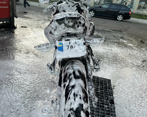 Черный Кавасаки EX 650, объемом двигателя 0.65 л и пробегом 15 тыс. км за 6400 $, фото 15 на Automoto.ua