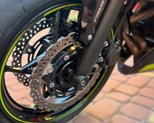 Кавасаки EX 650, объемом двигателя 0.65 л и пробегом 4 тыс. км за 8200 $, фото 14 на Automoto.ua