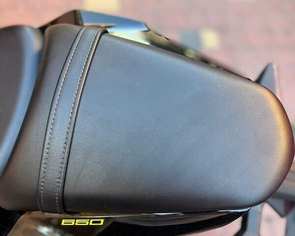 Кавасаки EX 650, объемом двигателя 0.65 л и пробегом 4 тыс. км за 8200 $, фото 9 на Automoto.ua